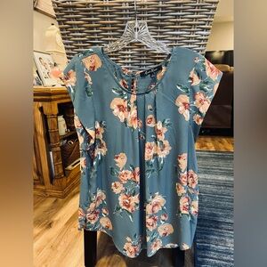 Women’s XL dressy top
